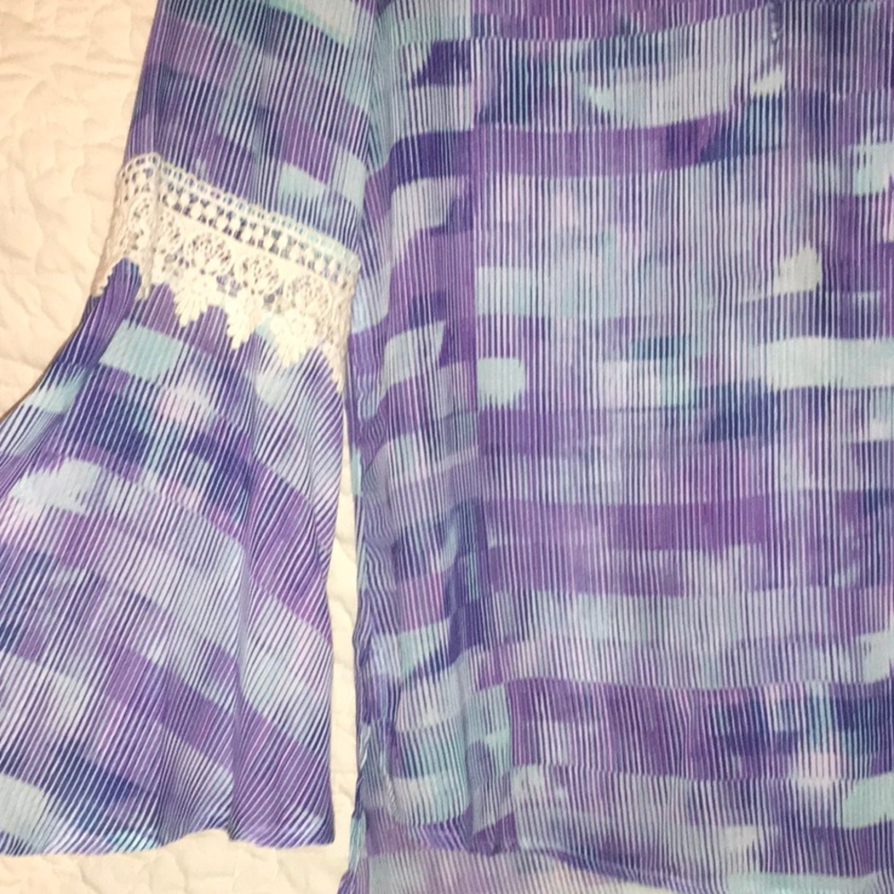 Top - Picture 2 of 3